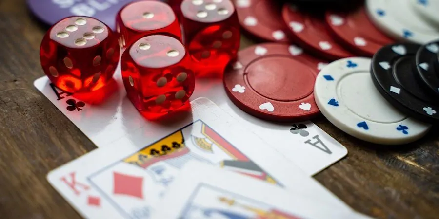 Ser staten spel om pengar bara som något negativt?
